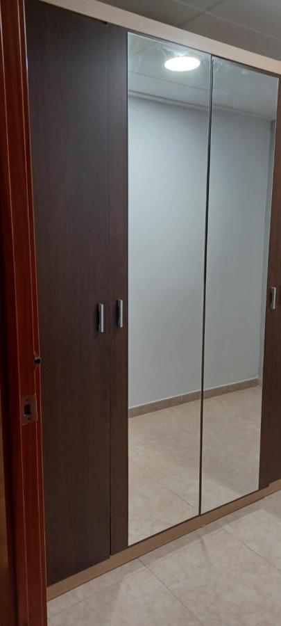 Apartamento Entero De Tres Habitaciones, Cerca De La Playa! Acogedor, Luminoso Y Tranquilo Malgrat de Mar Esterno foto