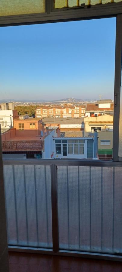 Apartamento Entero De Tres Habitaciones, Cerca De La Playa! Acogedor, Luminoso Y Tranquilo Malgrat de Mar Esterno foto