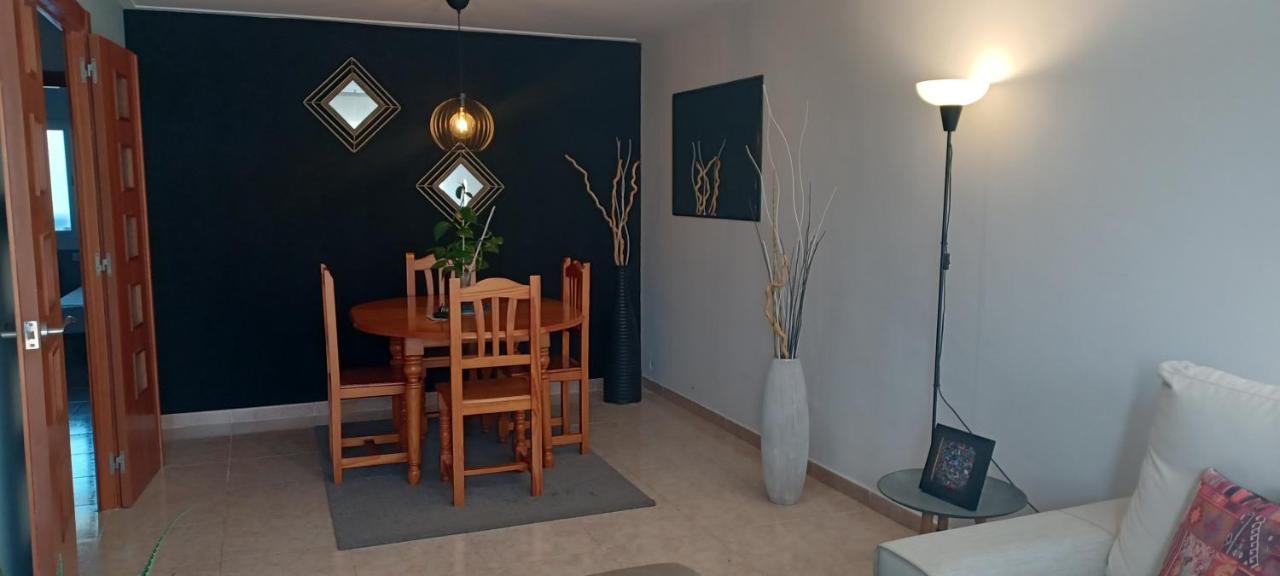 Apartamento Entero De Tres Habitaciones, Cerca De La Playa! Acogedor, Luminoso Y Tranquilo Malgrat de Mar Esterno foto