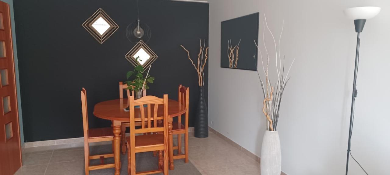 Apartamento Entero De Tres Habitaciones, Cerca De La Playa! Acogedor, Luminoso Y Tranquilo Malgrat de Mar Esterno foto
